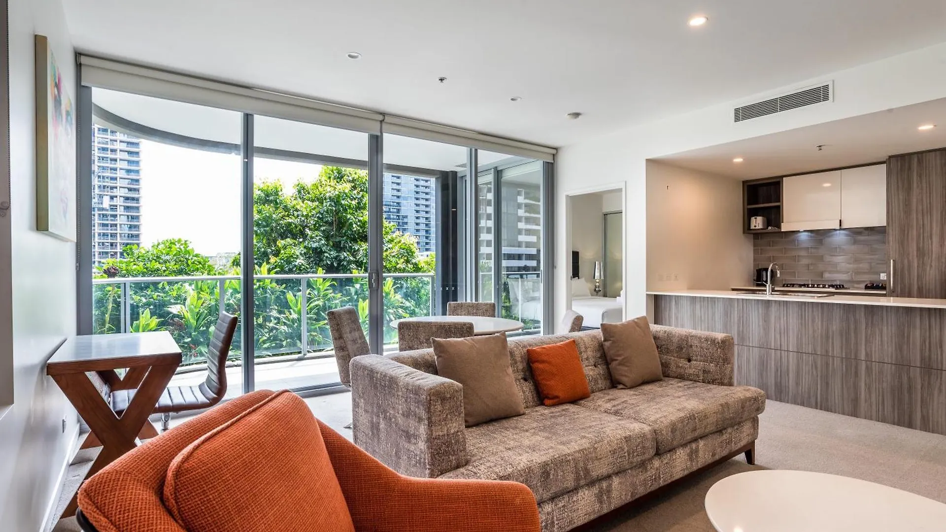 Modern 2 Bedroom Apartment With Parking South 布里斯班 澳大利亚