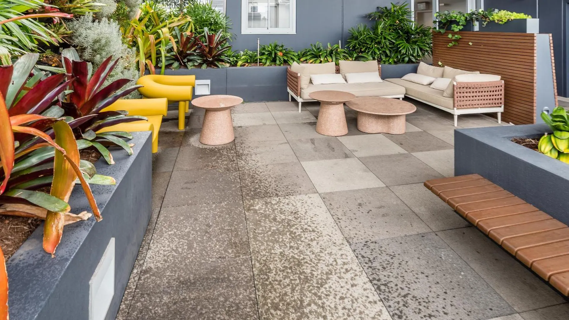 Modern 2 Bedroom Apartment With Parking South 布里斯班