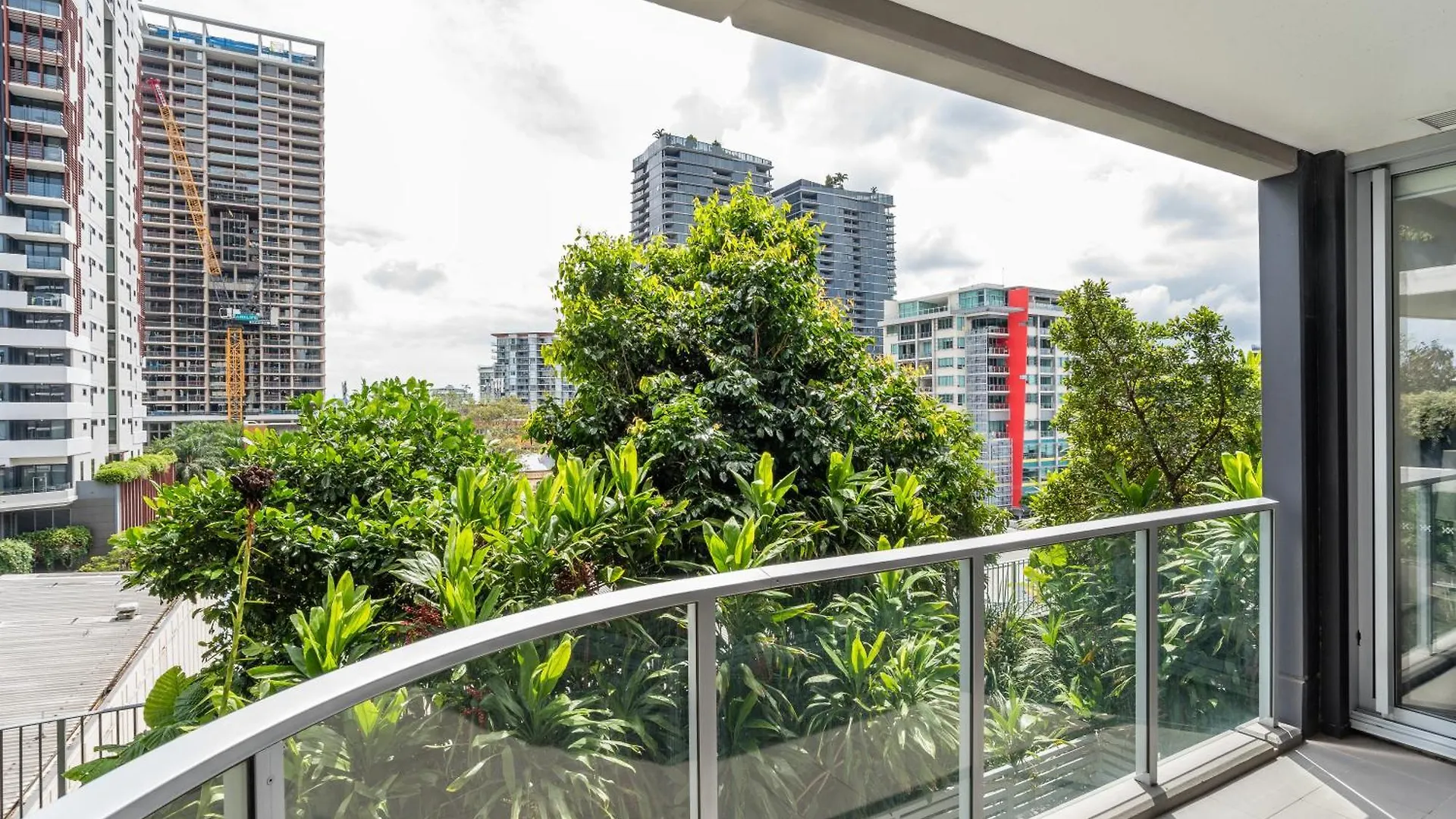 Modern 2 Bedroom Apartment With Parking South 布里斯班 0*,