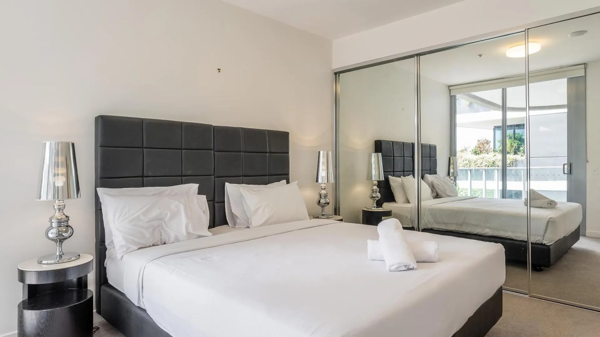 Modern 2 Bedroom Apartment With Parking South 布里斯班 0*,