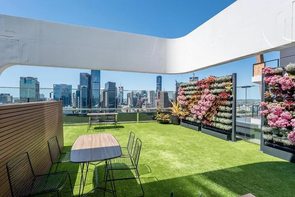 Modern 2 Bedroom Apartment With Parking South 布里斯班 0*,  澳大利亚